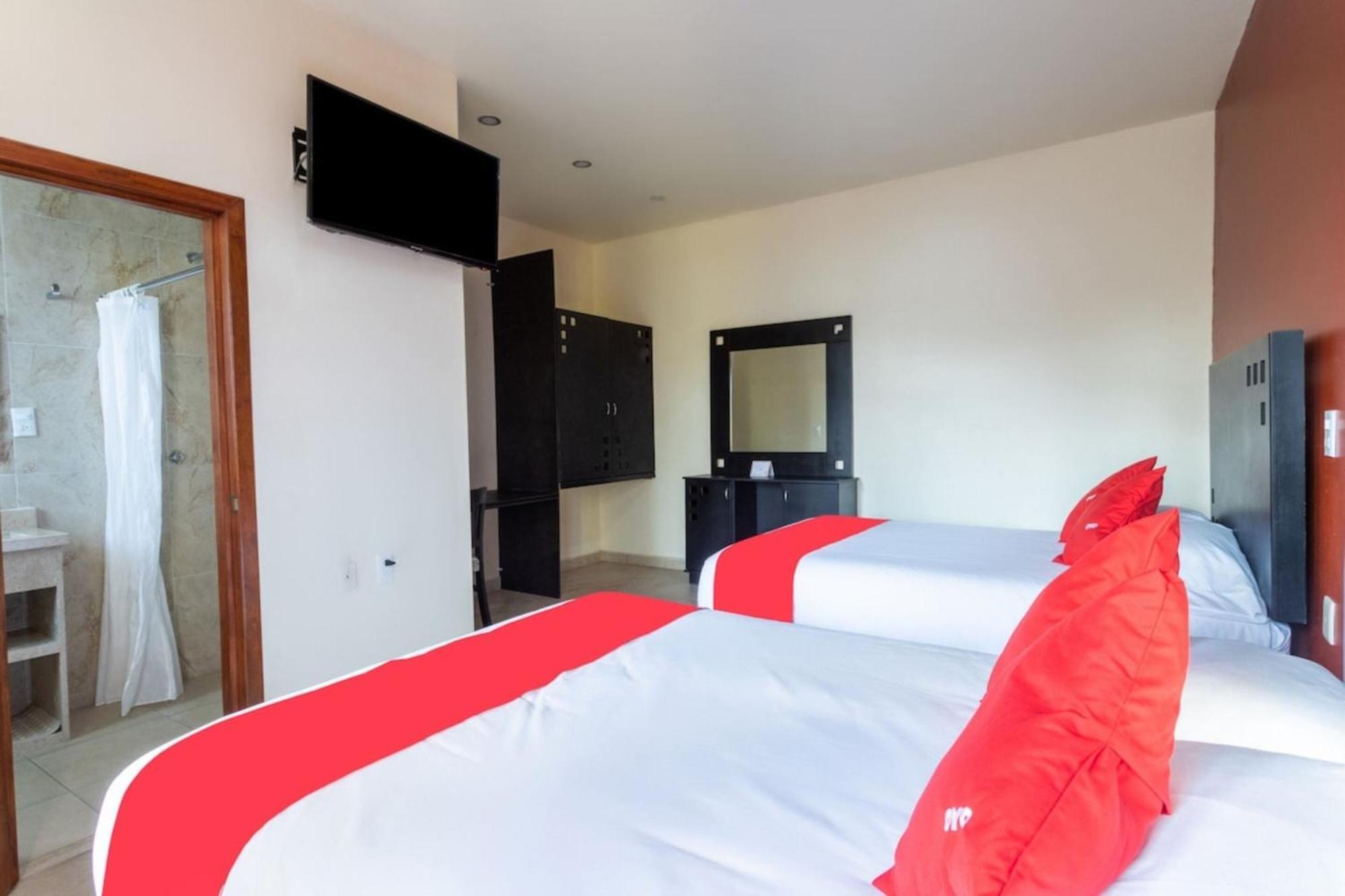 Oyo Hotel Emperadores Inn, Atlixco Dış mekan fotoğraf