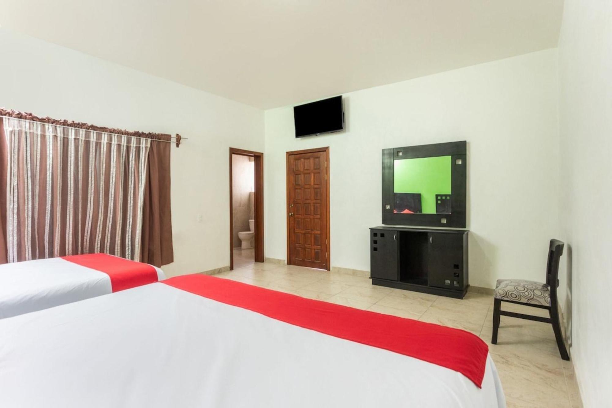 Oyo Hotel Emperadores Inn, Atlixco Dış mekan fotoğraf